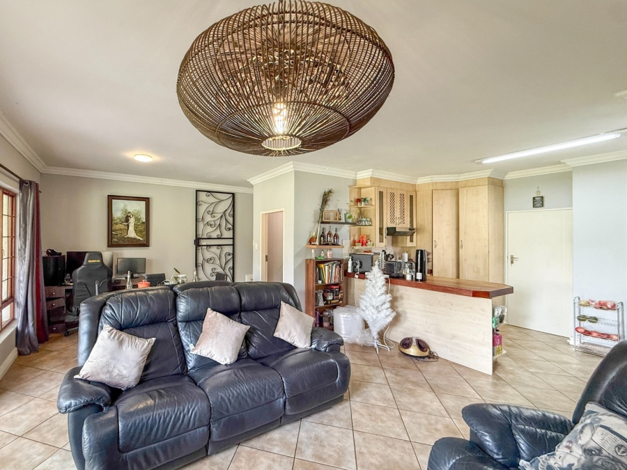 3 Bedroom Property for Sale in The Coves North West